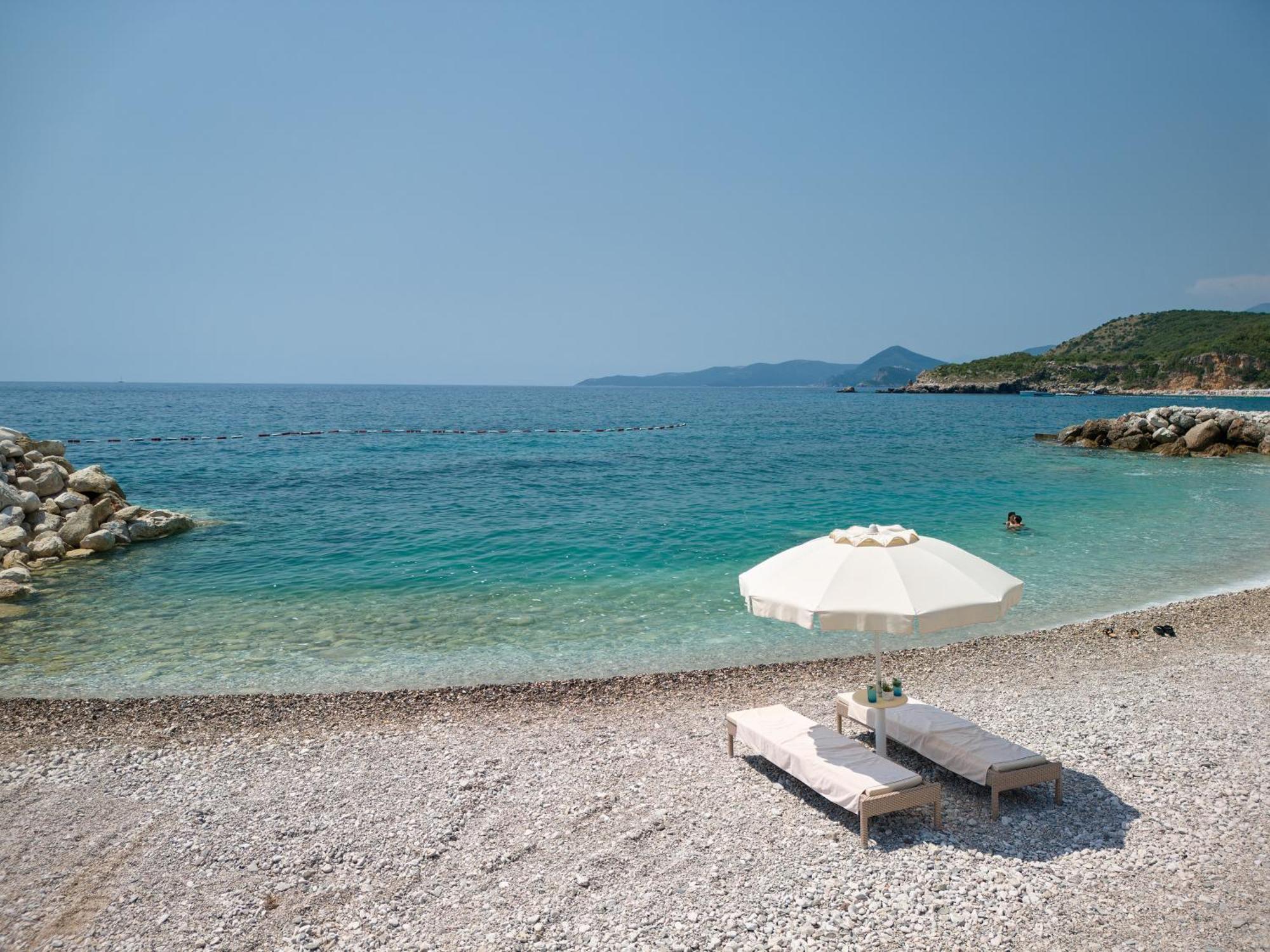 Ananti Resort, Residences & Beach Club - The Leading Hotels Of The World Sveti Stefan Exteriör bild